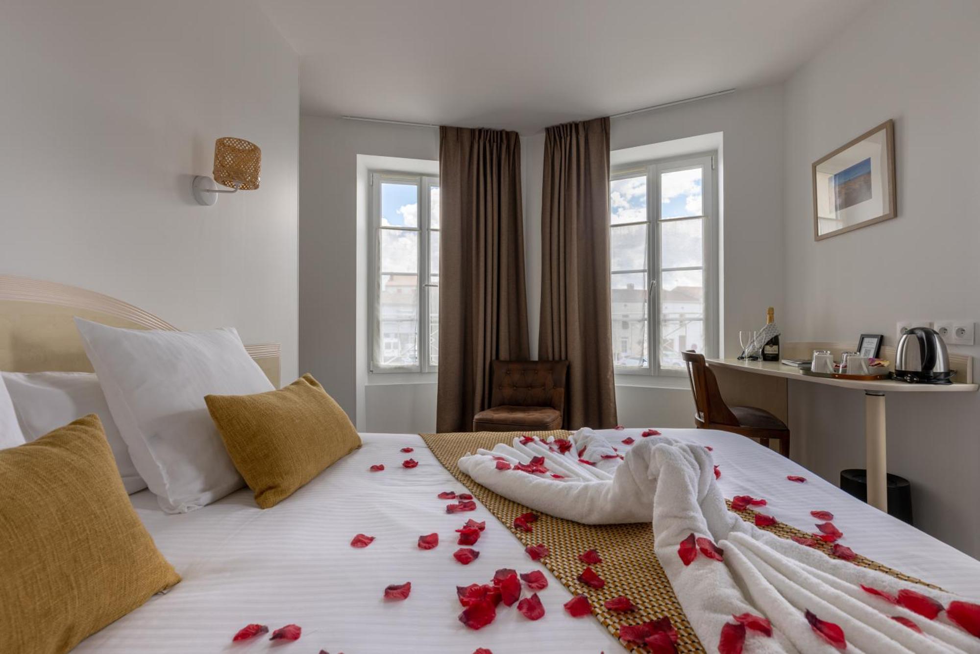 Logis Le Richelieu - Royan Atlantique Hotel